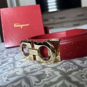 RED FARAGAMO BELT 10/10 Condition